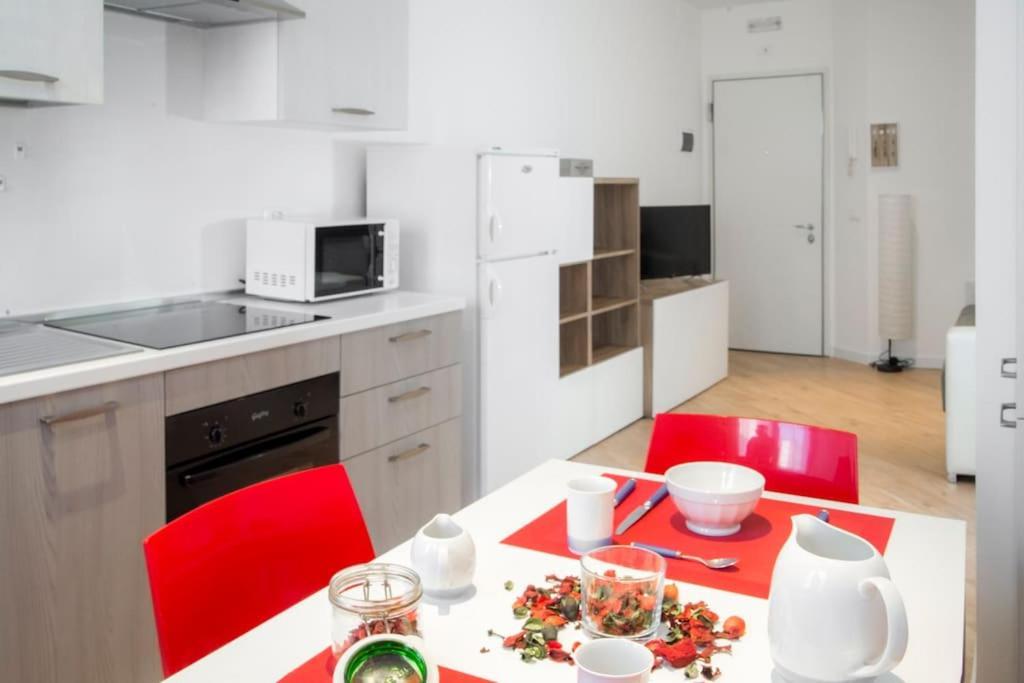 B&B Gocciadoro 26 Nuovo, Climatizzato, Zona Ospedale, Posto Auto Trente Buitenkant foto