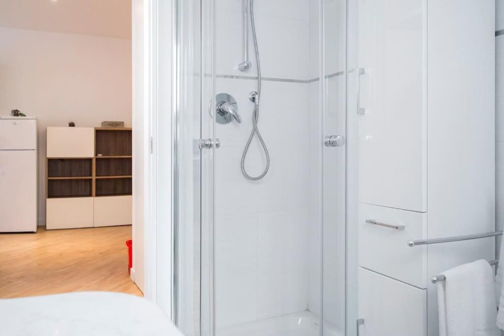 B&B Gocciadoro 26 Nuovo, Climatizzato, Zona Ospedale, Posto Auto Trente Buitenkant foto