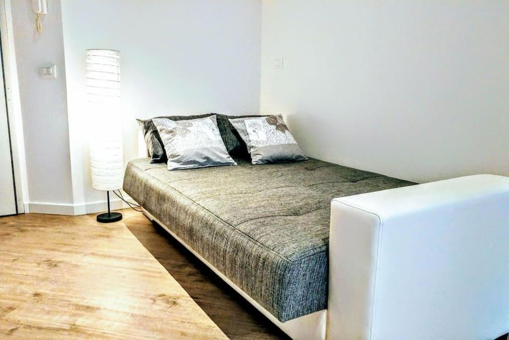 B&B Gocciadoro 26 Nuovo, Climatizzato, Zona Ospedale, Posto Auto Trente Buitenkant foto