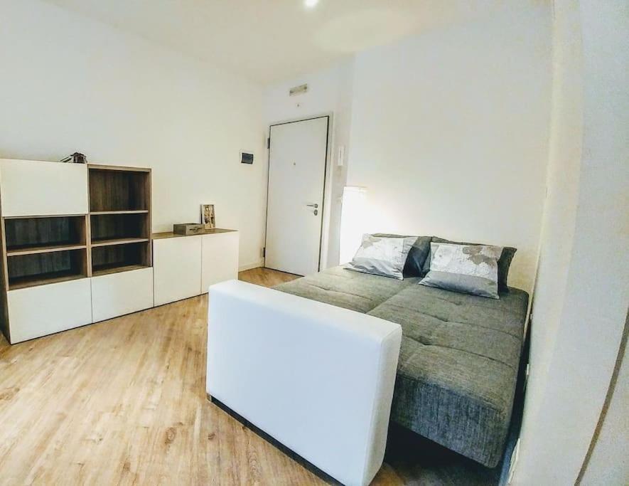 B&B Gocciadoro 26 Nuovo, Climatizzato, Zona Ospedale, Posto Auto Trente Buitenkant foto