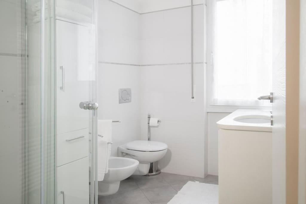 B&B Gocciadoro 26 Nuovo, Climatizzato, Zona Ospedale, Posto Auto Trente Buitenkant foto