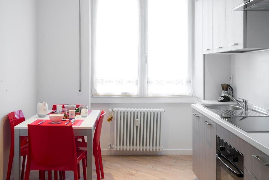 B&B Gocciadoro 26 Nuovo, Climatizzato, Zona Ospedale, Posto Auto Trente Buitenkant foto